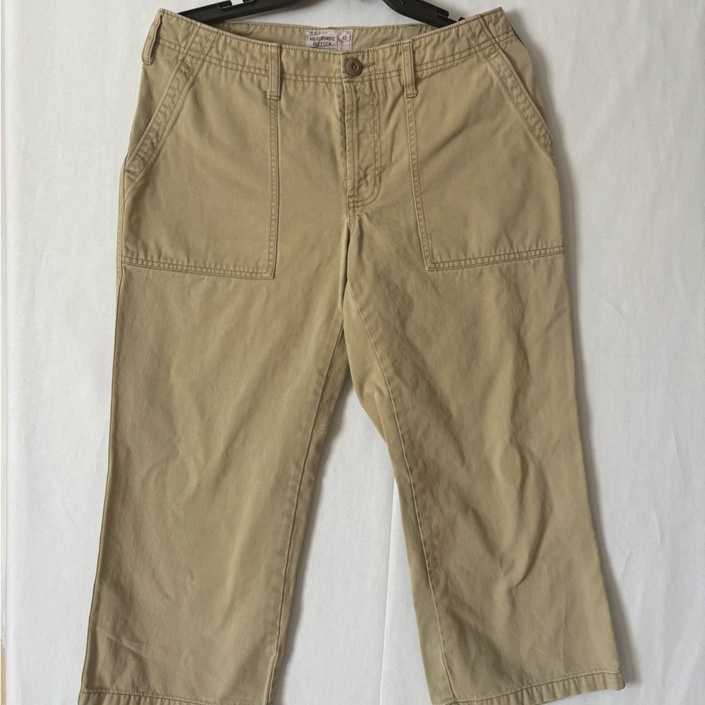 Abercrombie & Fitch Tan Women's Bermudas